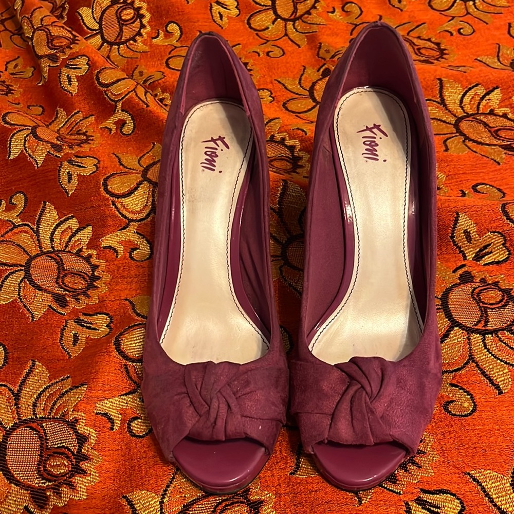 Lavender Suede heels
